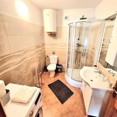Olive Garden Apartment *